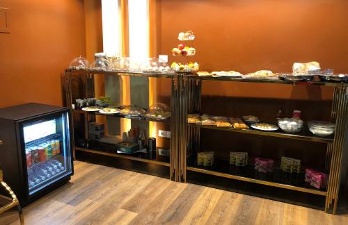 LXRPearl Lounge (International)
