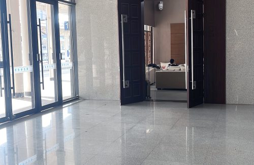 air-830220龙腾商务座候车区