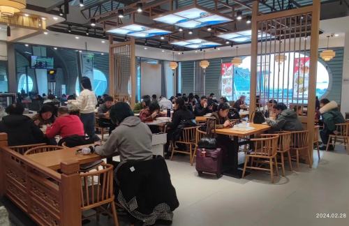 重庆江北国际机场川渝美食巷（龙抄手）