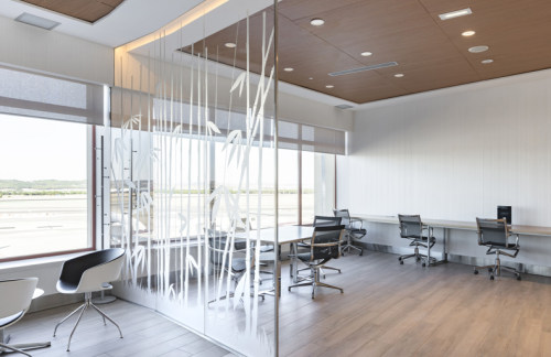 MADSaLa Puerta de Alcala Lounge (T2)