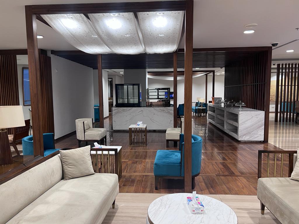 Domestic CIP Lounge atmosphere, image 8