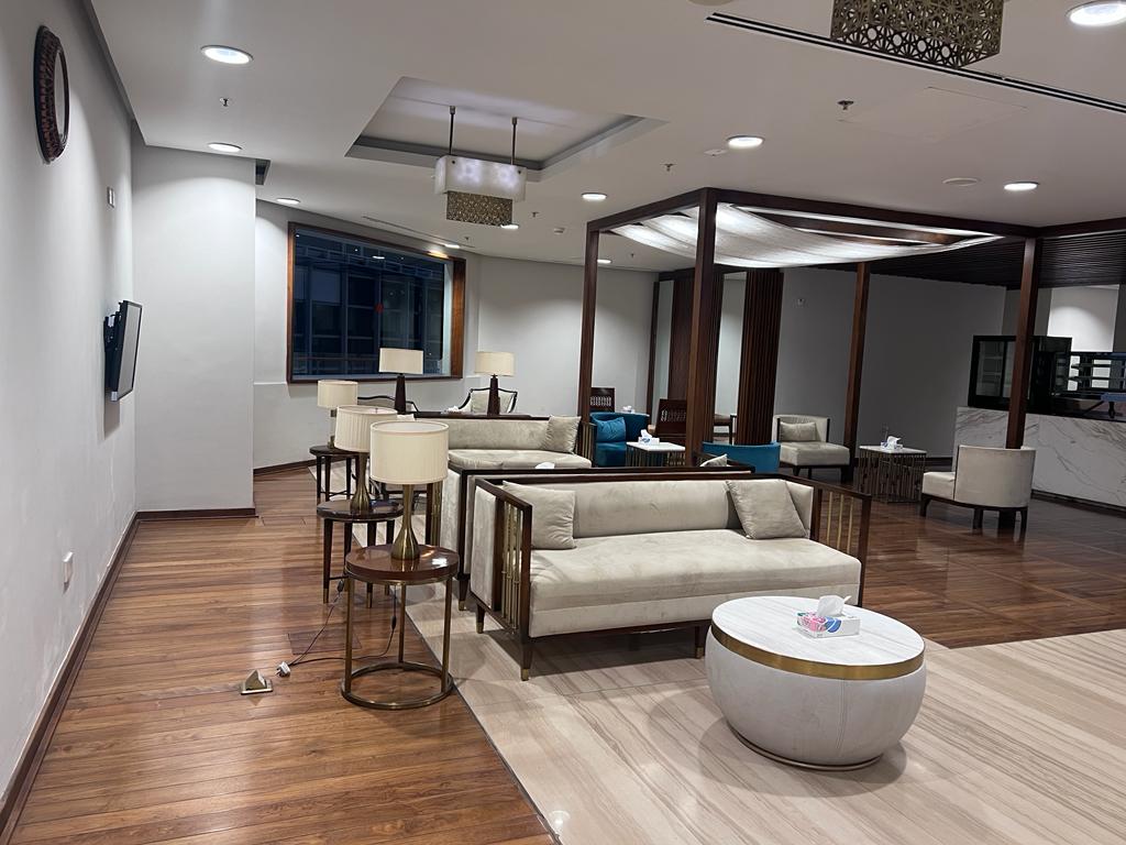 Domestic CIP Lounge atmosphere, image 3