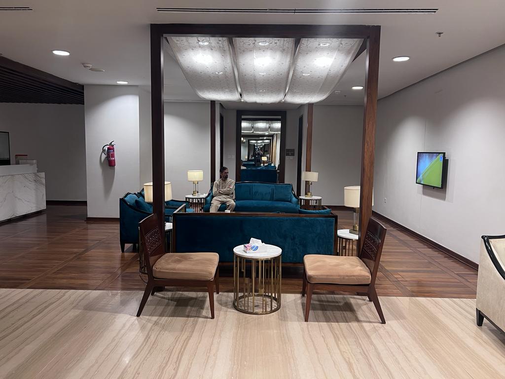 Domestic CIP Lounge atmosphere, image 9