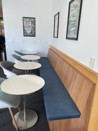 SFOGolden Gate Lounge