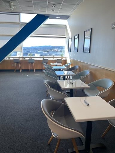 SFOGolden Gate Lounge