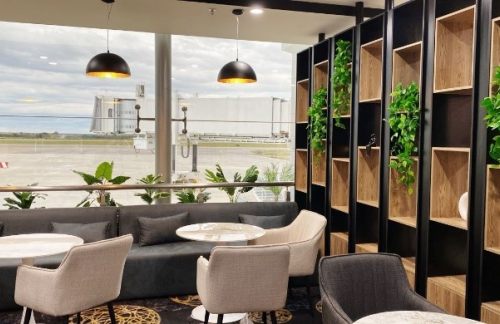 HREBlueberry Premium Lounge