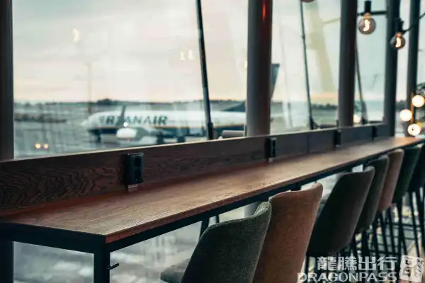 The Lounge by Menzies Aviation - 1