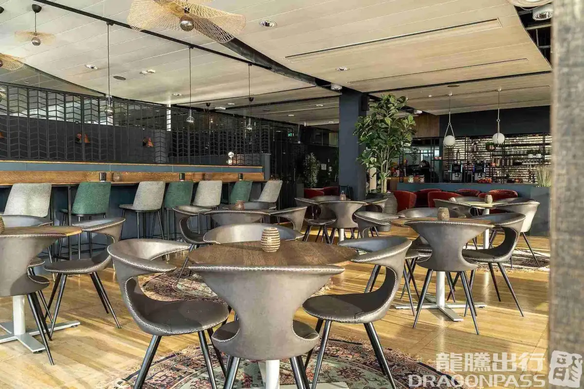 The Lounge by Menzies Aviation – photos 4