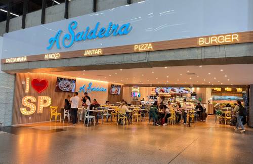 圣保罗-瓜鲁柳斯安德烈·弗朗哥·蒙托罗州长国际机场A Saideira