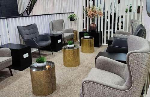 HREVhakacha Lounge 