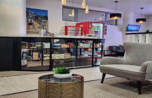 HREVhakacha Lounge 