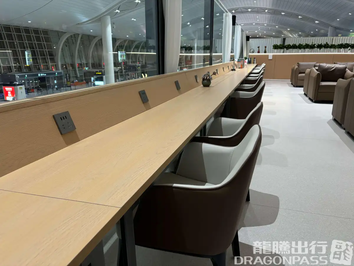 First Class Lounge – photos 6