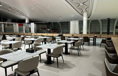 INC塞上行嘉宾休息室 (T3国内)