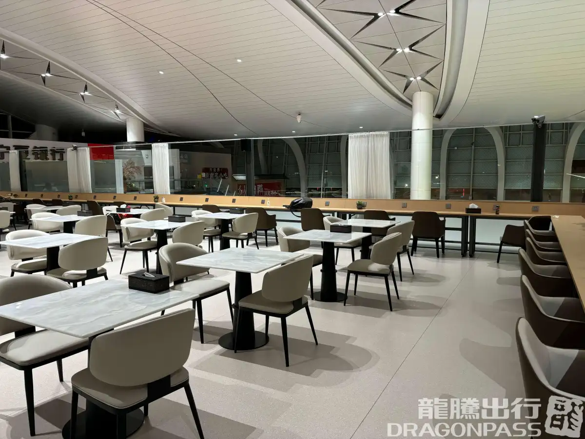 First Class Lounge – photos 8
