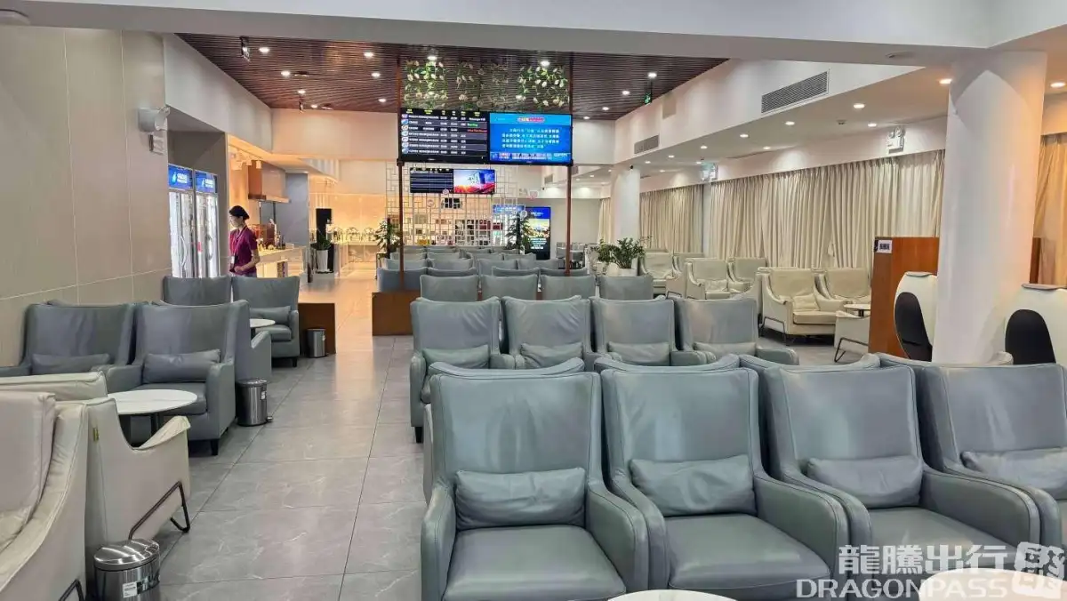 South Airlines First Class and Business Class Pearl Member Lounge (T2 Domestic) – photos 13