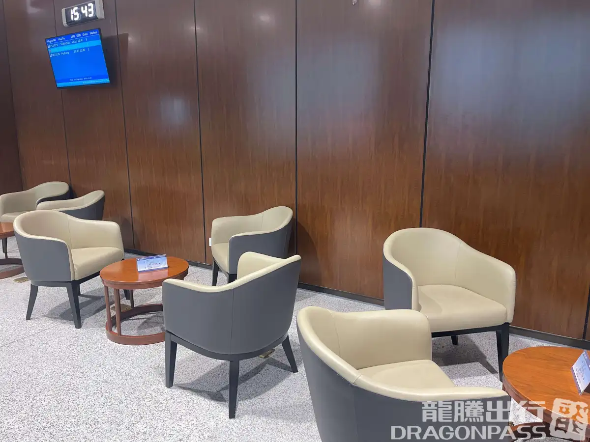 First/Business Class Lounge – photos 7