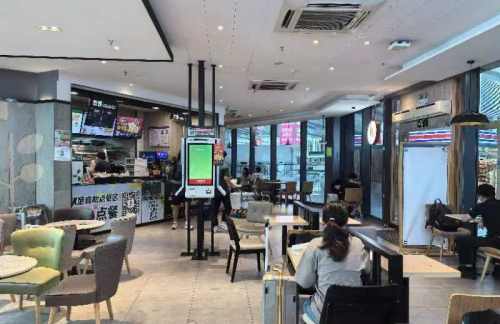 重庆西站德克士(1A检票口楼上)