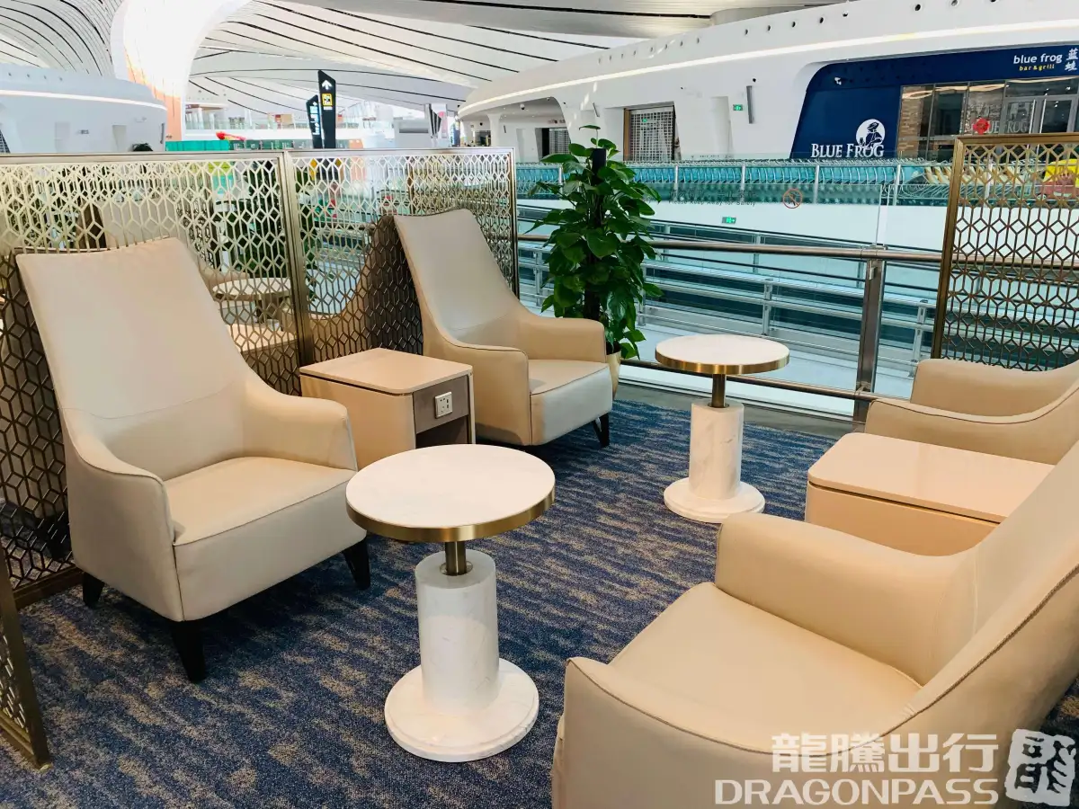 CHUM International Lounge – photos 3