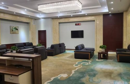 air-830325国内头等舱候机室