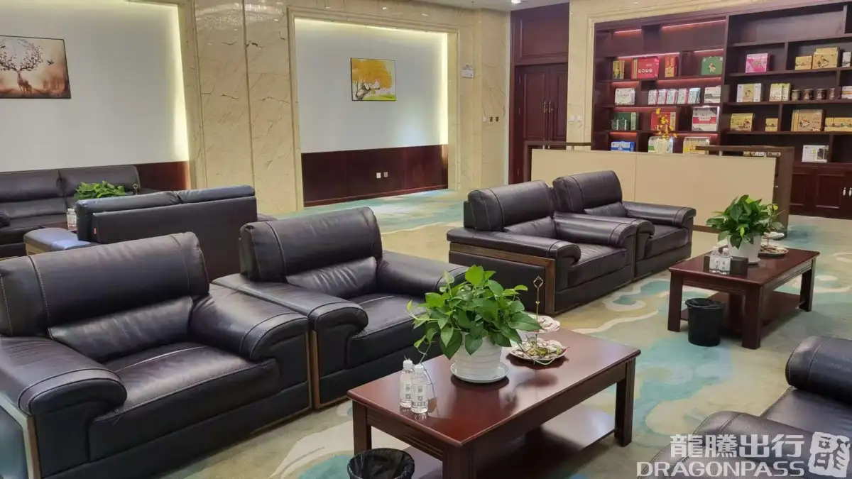 Domestic First Class Lounge – photos 3