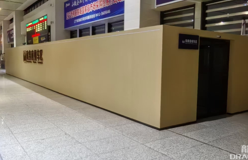 air-6851774商务座候车区