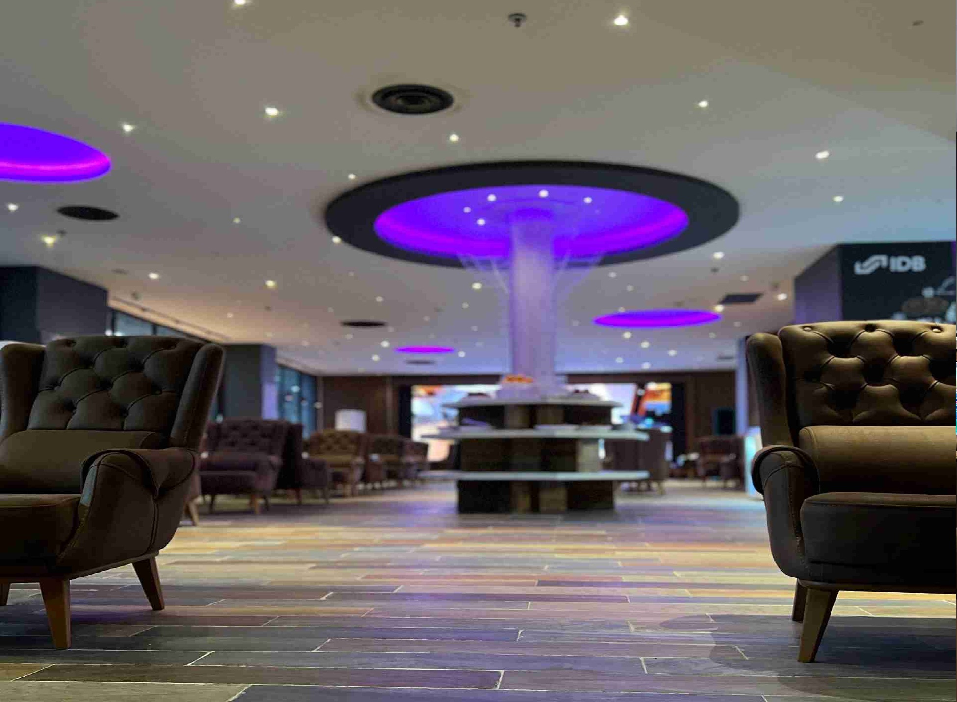 Iraqi Airways First Class Lounge atmosphere, image 2