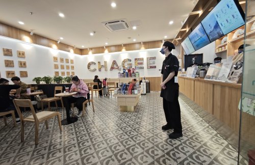 贵阳北站霸王茶姬(26A、27A检票口后面)