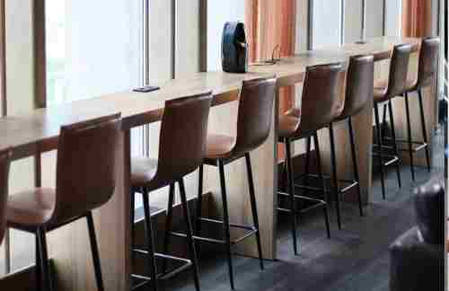 air-6893540Platinum Lounge (Domestic)