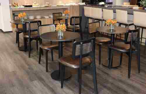 air-6893540Platinum Lounge (Domestic)