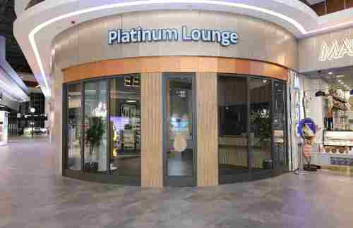 air-6893540Platinum Lounge (International)
