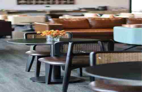 air-6893540Platinum Lounge (Domestic)