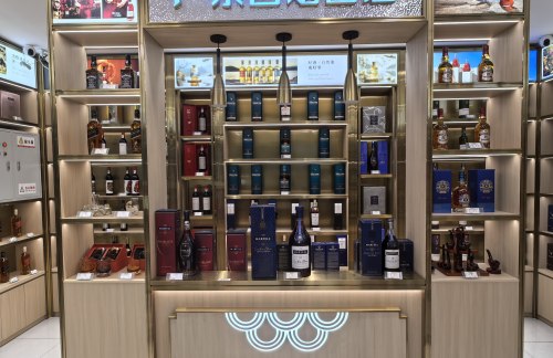 广州白云国际机场广东名烟名酒（烟类不参与）