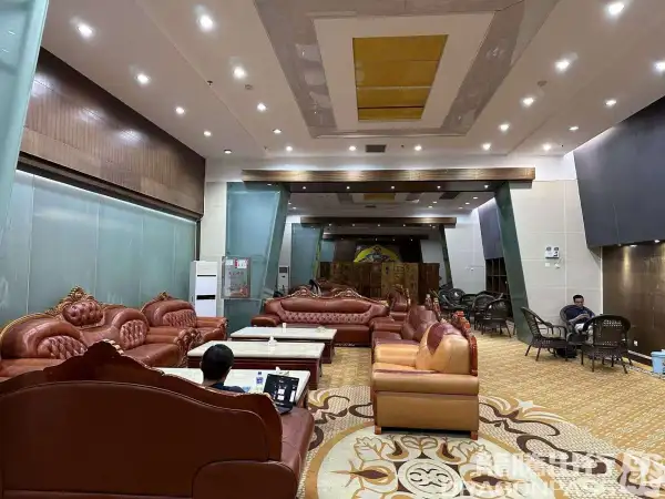 First class lounge (T2 domestic) – photos 3
