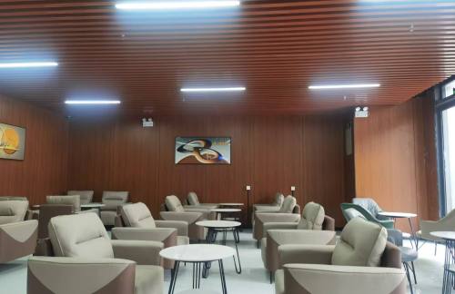 air-6894461龙腾会员休息厅