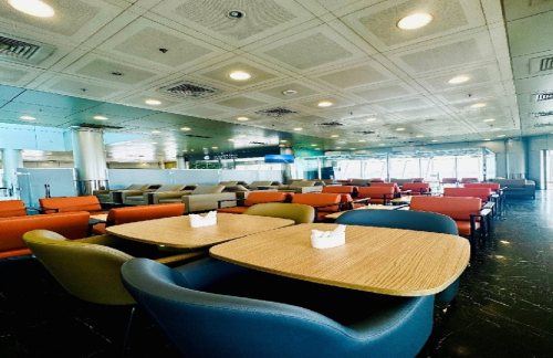 air-141Premier Lounge