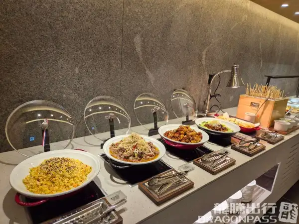 Sky Hub Lounge (East Wing) – photos 2