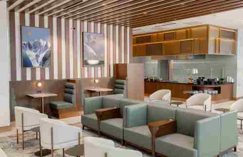 YVRPlaza Premium International Lounge