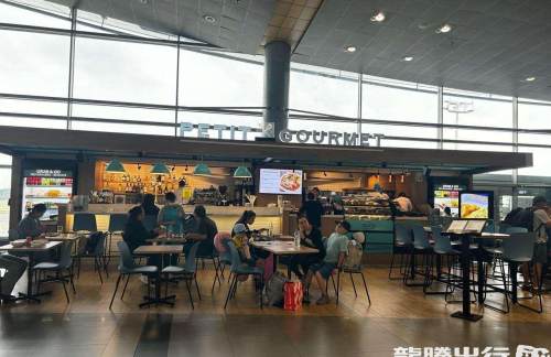 波哥大埃尔多拉多国际机场PETIT GOURMET SALA 34