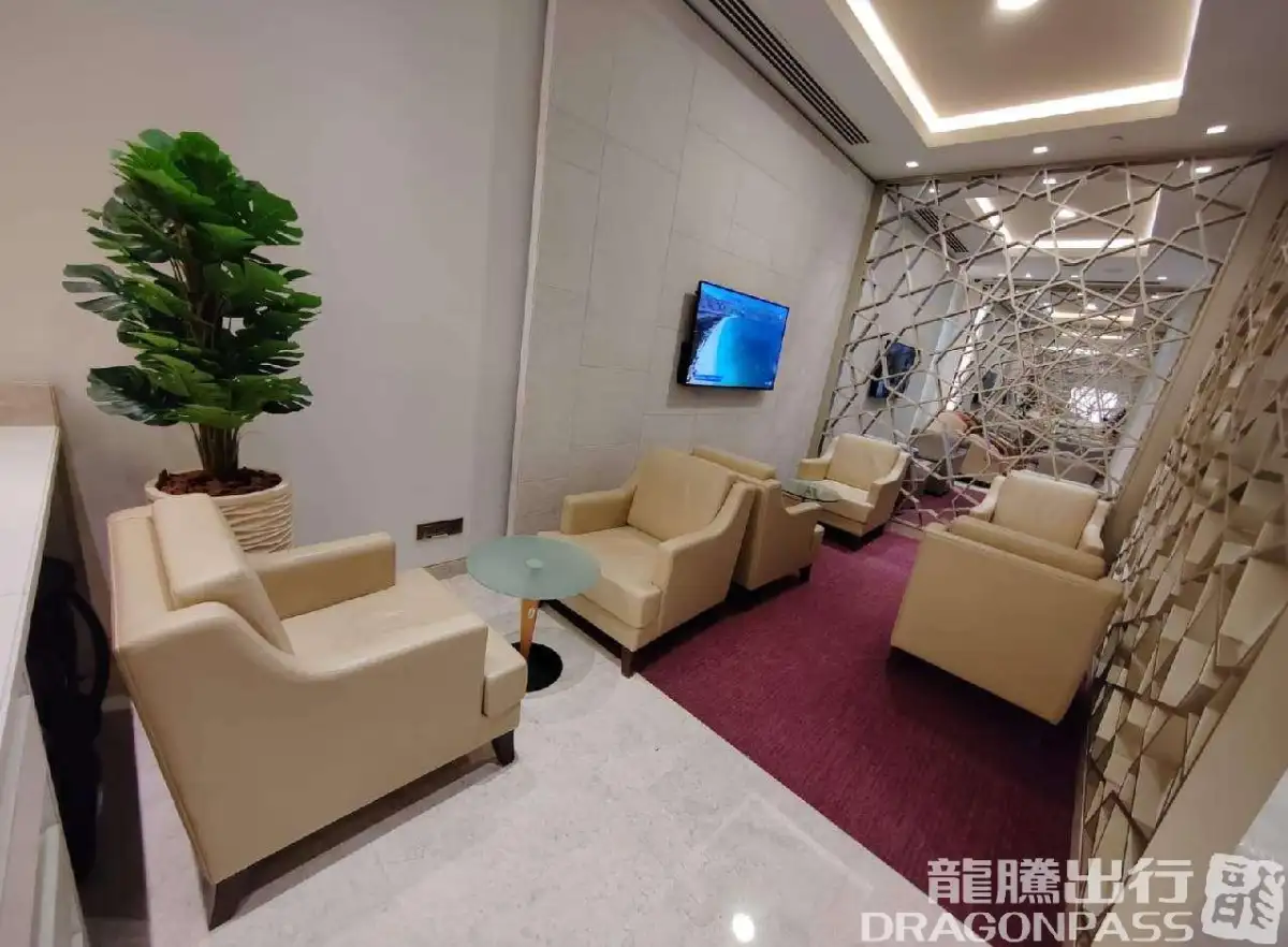 Ahlan Lounge (Concourse D) – photos 10
