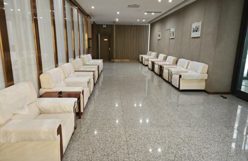 air-441360商务座候车厅