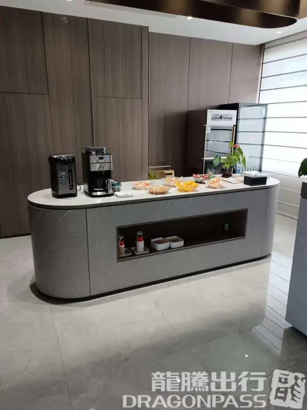 First Class Lounge – photos 5