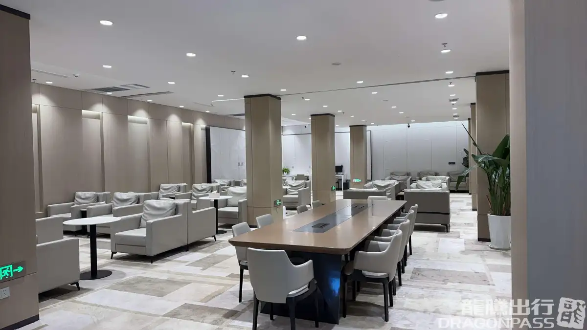 First class lounge (T2 domestic) – photos 3