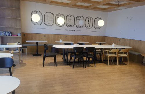 BFJ通程驿站休息厅