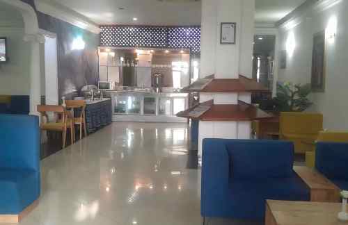 MBASafari Comfort Lounge (T1)