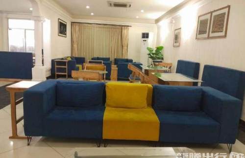 MBASafari Comfort Lounge (T1)