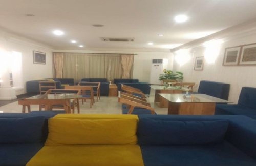 MBASafari Comfort Lounge (T1)