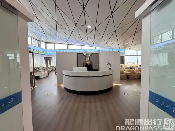 First class lounge (T2 domestic) – photos 4