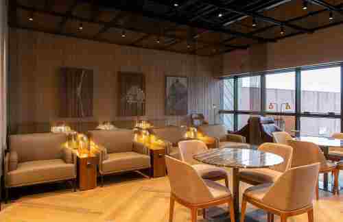 GRUW Premium Lounge - The West