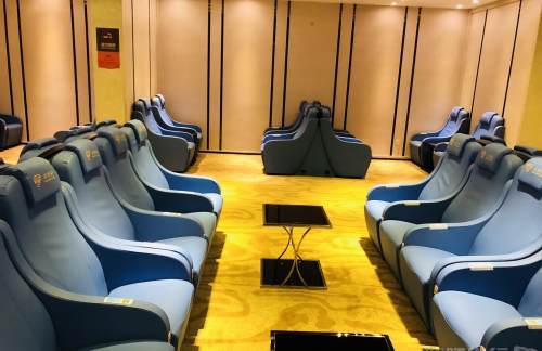 RIZ头等舱候机室