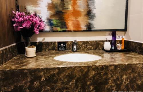 RIZ头等舱候机室